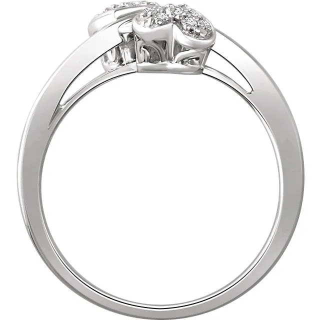 10KT WHITE GOLD 1/10 CTW DIAMOND DOUBLE HEART PROMISE RING