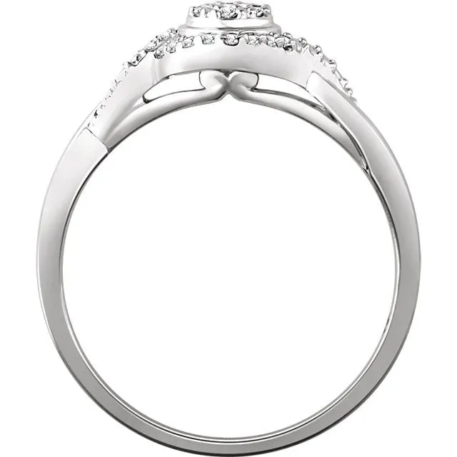 10KT WHITE GOLD 1/10 CTW ROUND DIAMOND CLUSTER PROMISE RING