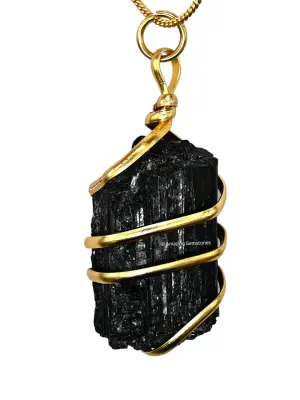 Black Tourmaline Necklace - Raw Healing Crystal Necklace for Teen Girl Gifts - Gold Jewelry for Women - Gold Necklaces for Women - Cute Trendy Stuff Gifts Aesthetic Necklace