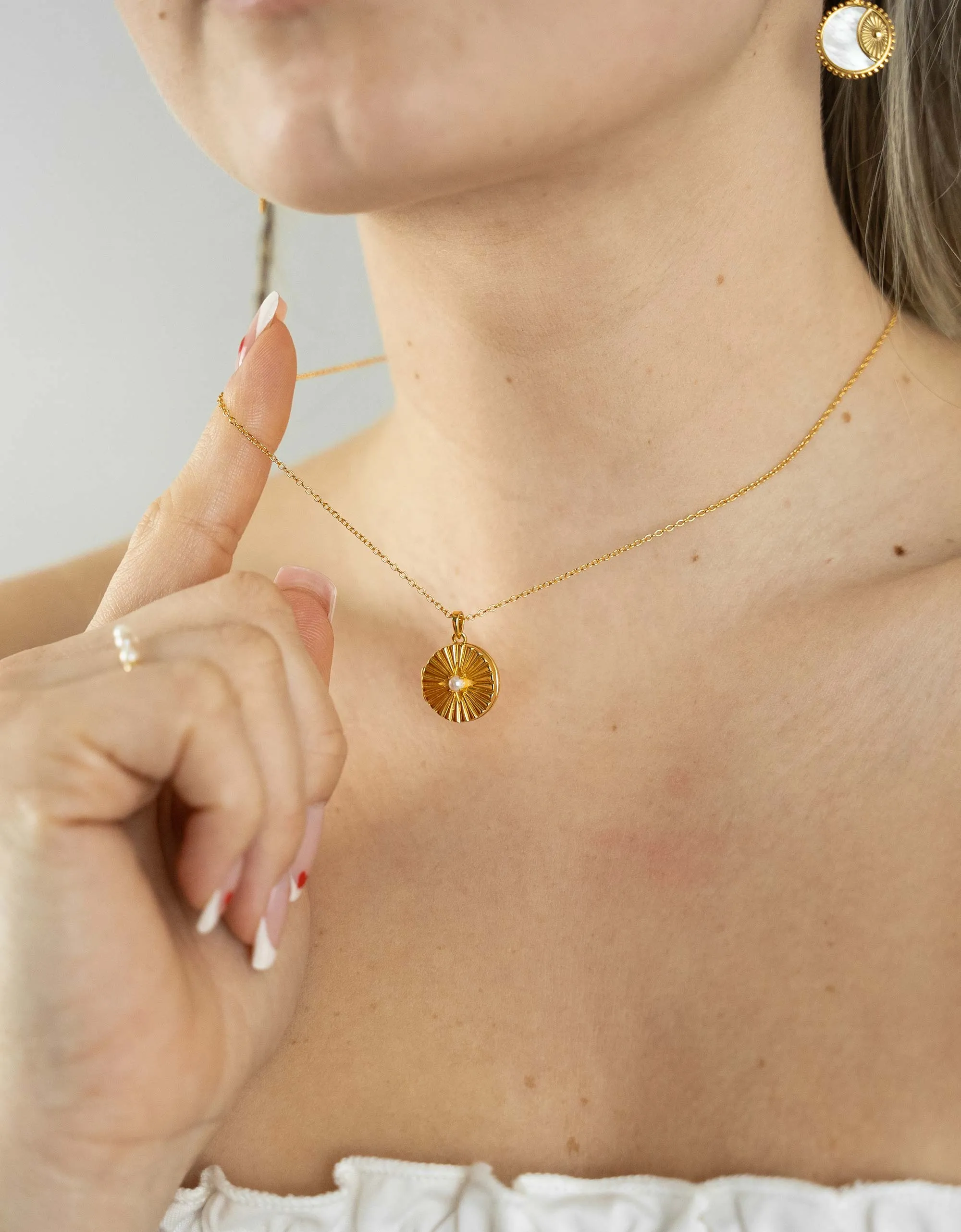 Sun Shell Pearl Locket Necklace