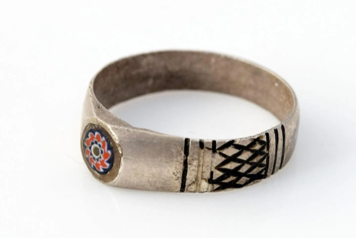Vintage Tuareg Silver Ring with Chevron Bead, Size 11