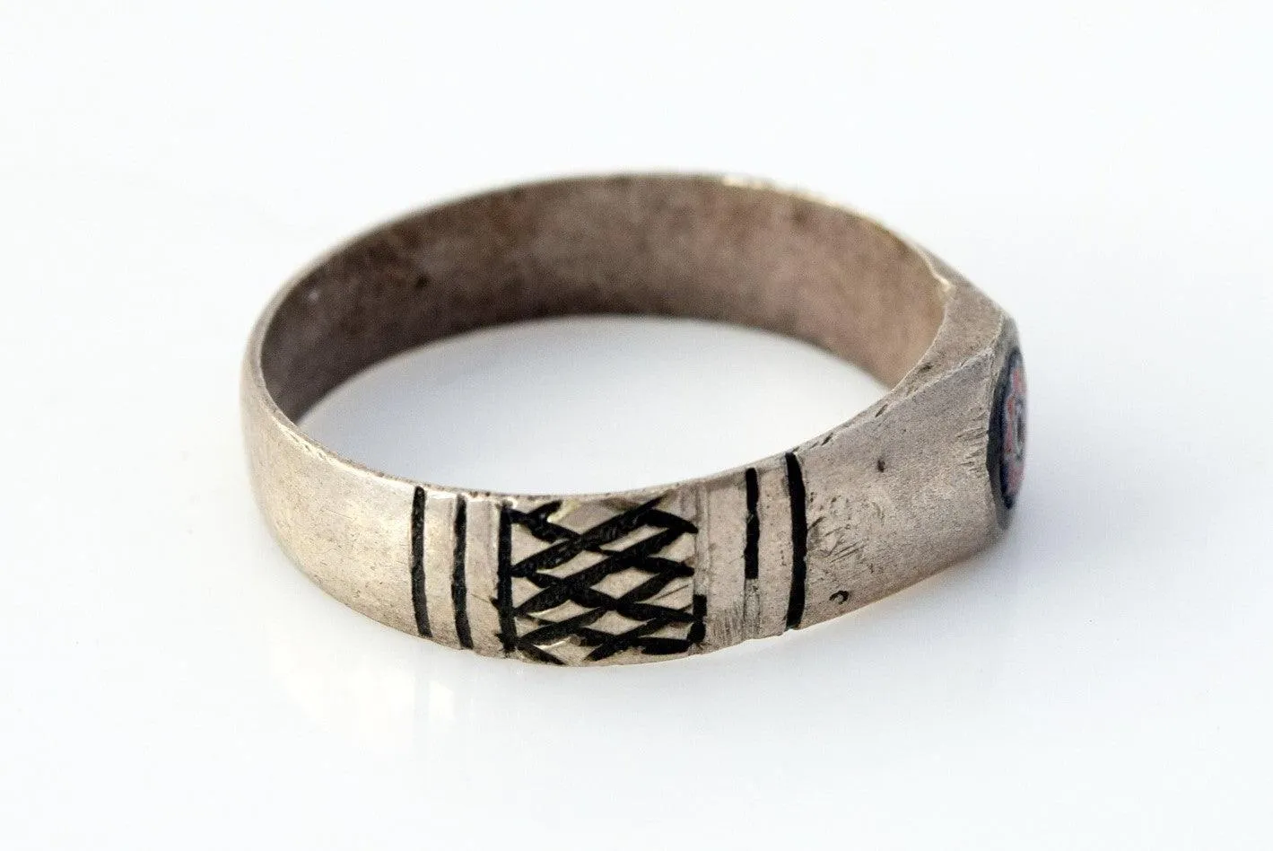 Vintage Tuareg Silver Ring with Chevron Bead, Size 11