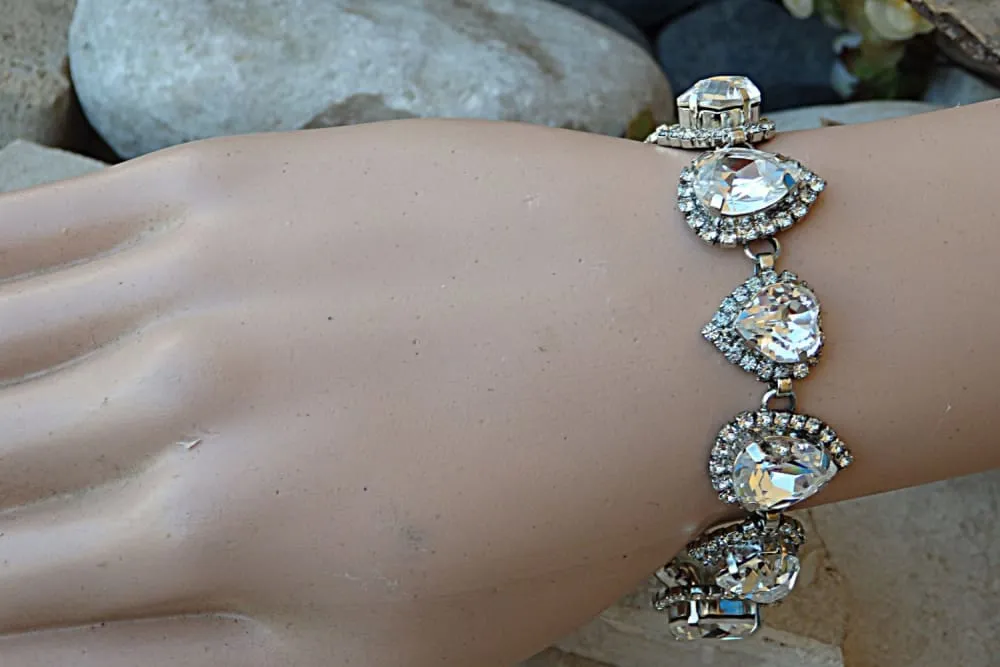 Wedding jewelry for brides